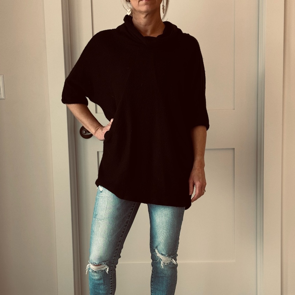 Papillon Short Sleeve Tunic Cowl neck Sweater with Pockets